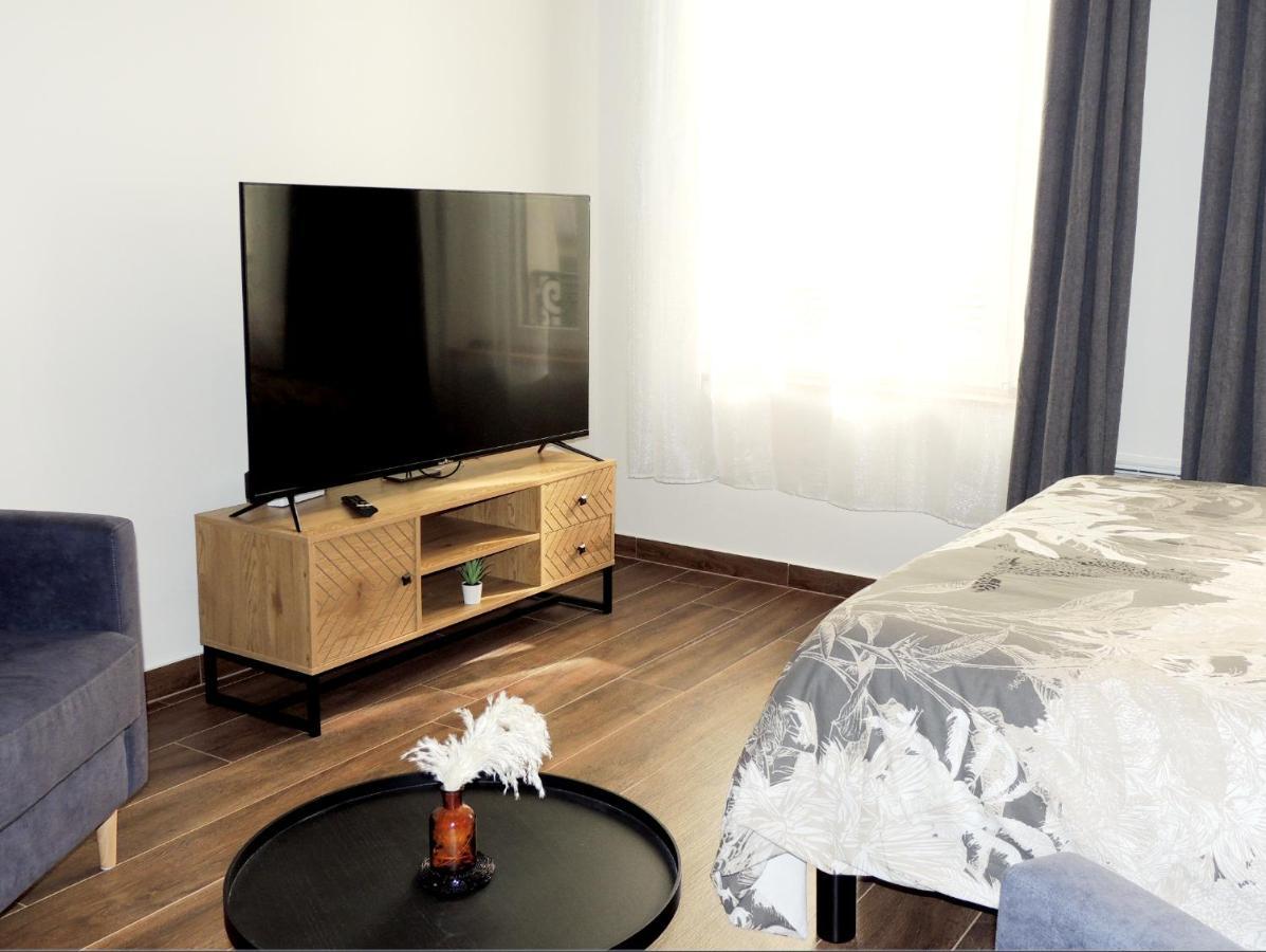 Studio Tout Confort A 2 Pas Du Chateau St Germain Saint-Germain-en-Laye Luaran gambar